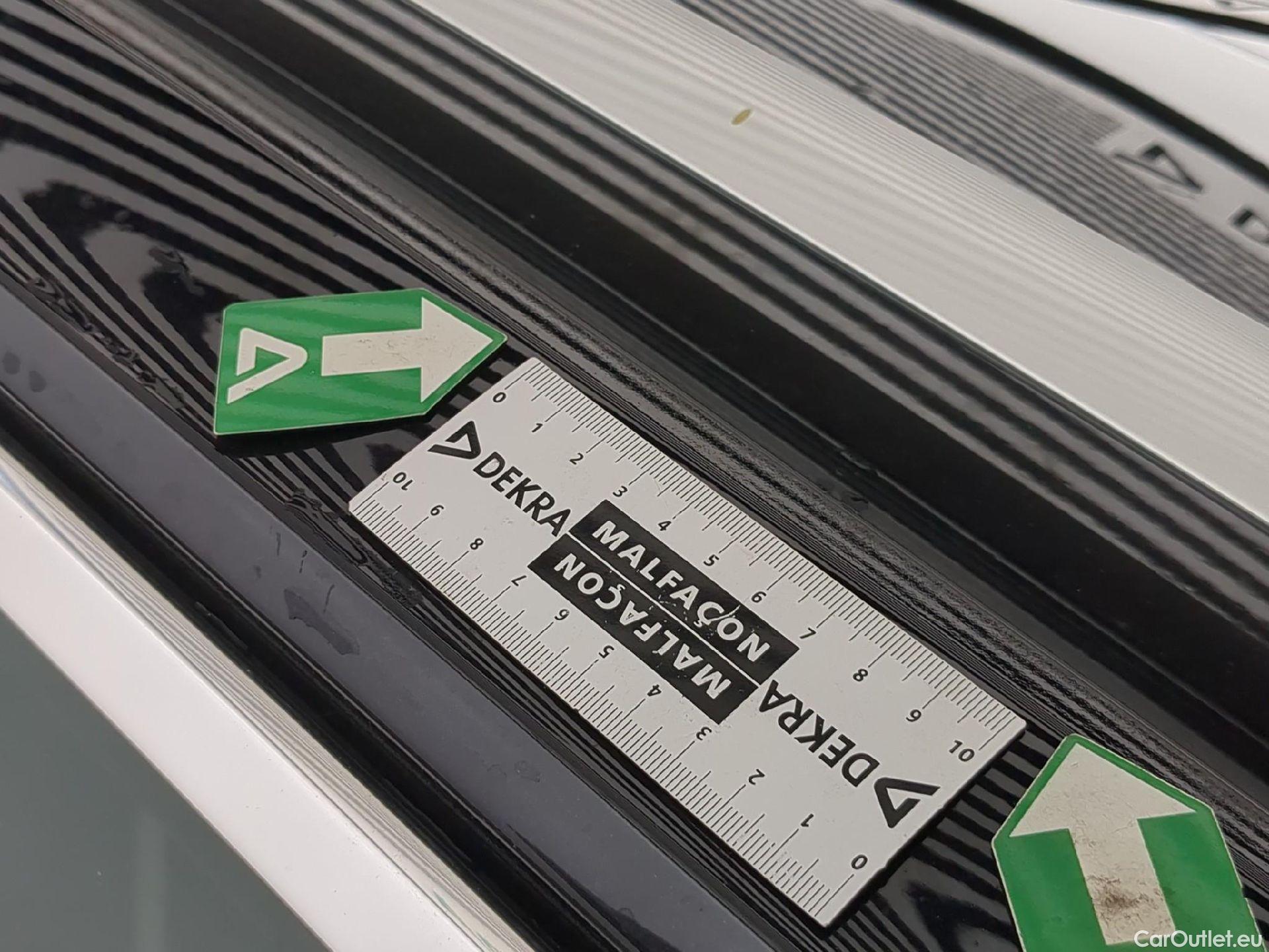  Volkswagen  T-ROC VOLKSWAGEN  / 2017 / 5P / SUV 1.5 TSI 150 EVO CARAT DSG7 #20