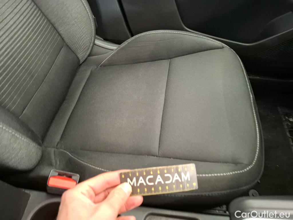  Renault  Captur  II Business 1.5 dCi 115CV BVA7 E6dT #18