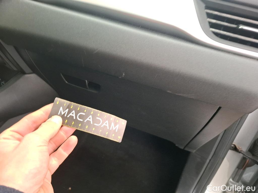  Renault  Captur  II Business 1.5 dCi 115CV BVA7 E6dT #32