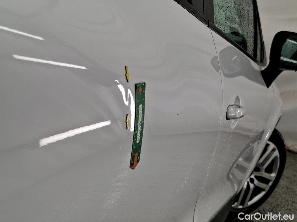  Renault  Clio RENAULT  / 2016 / 5P / Berline &Business dCi 90 #19