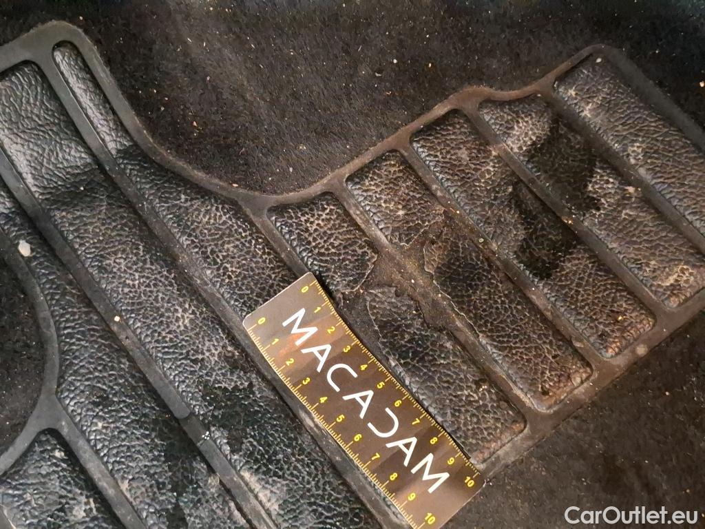  Renault  Captur  II Business 1.5 dCi 115CV BVA7 E6dT #9