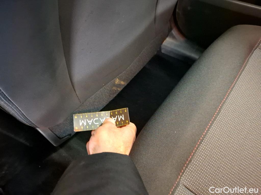  Citroen  C4 Cactus  Feel Business 1.2 PureTech 110CV BVM6 E6dT #12