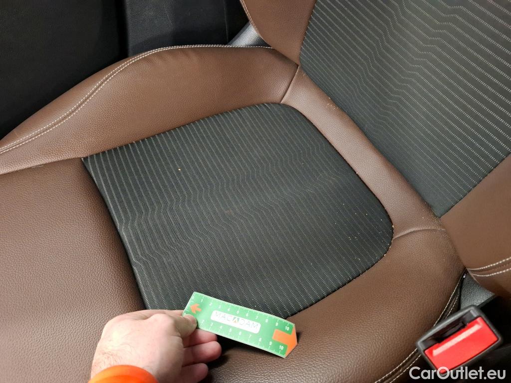  Mercedes  GLB MERCEDES-BENZ  / 2019 / 5P / SUV  200 d Business Line #16