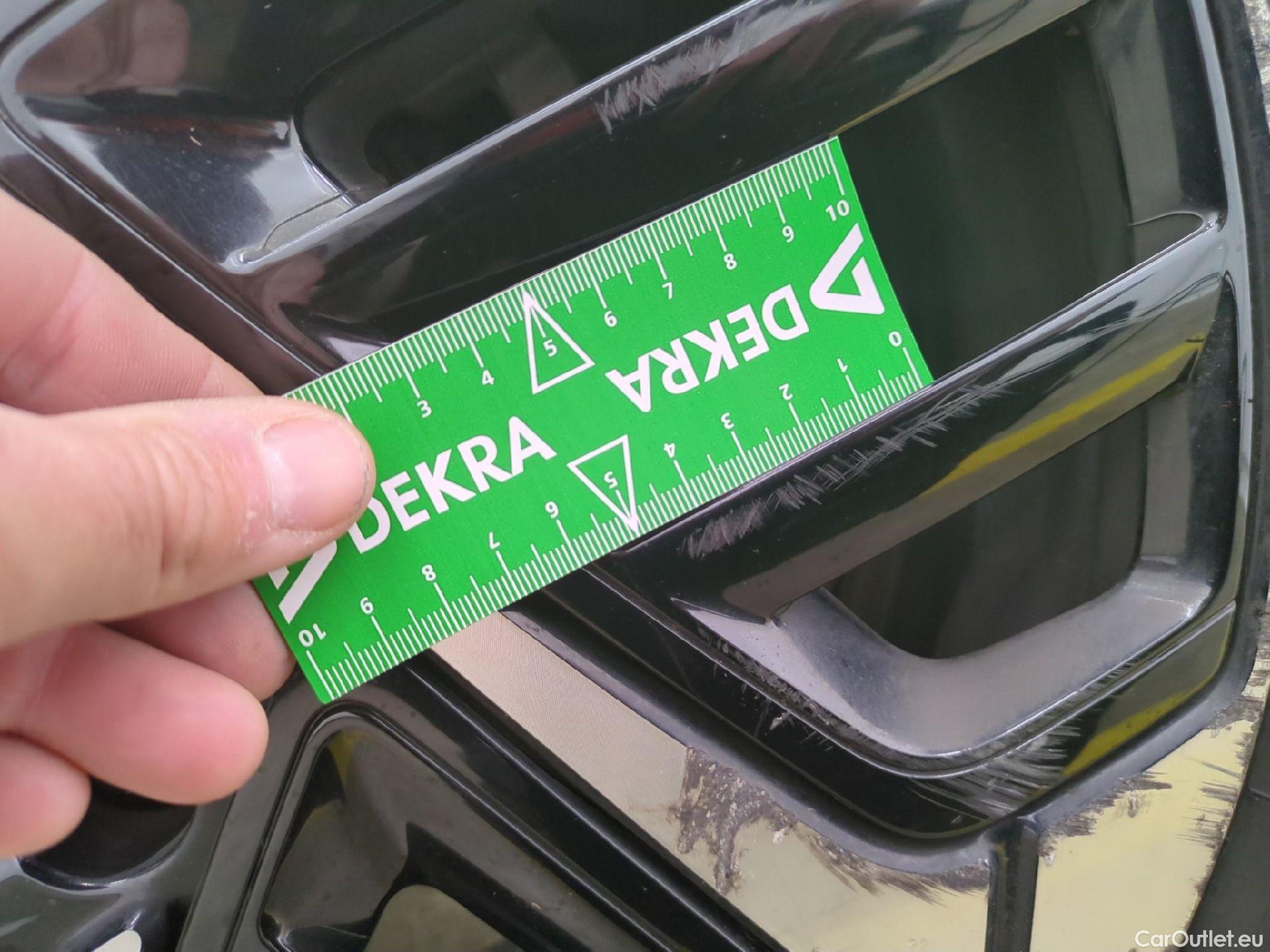  Citroen  C4  Berline Shine 1.2 PureTech 130CV BVM6 E6d #12