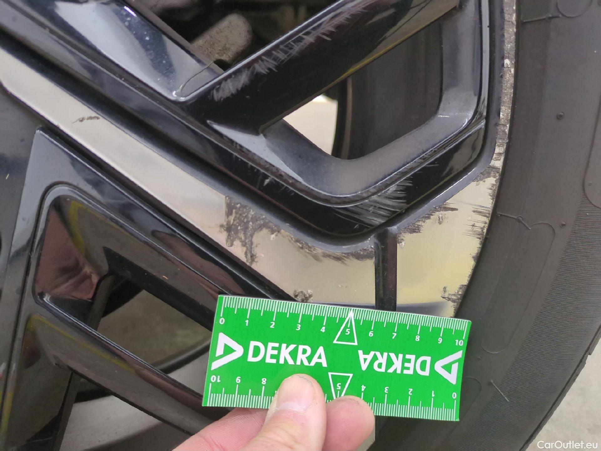  Citroen  C4  Berline Shine 1.2 PureTech 130CV BVM6 E6d #2