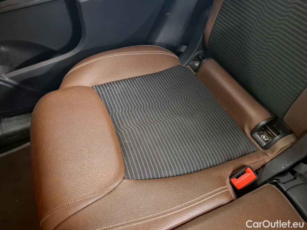  Mercedes  GLB MERCEDES-BENZ  / 2019 / 5P / SUV  200 d Business Line #18