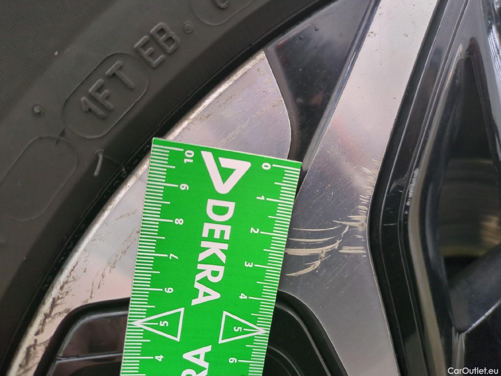  Citroen  C4  Berline Shine 1.2 PureTech 130CV BVM6 E6d #13