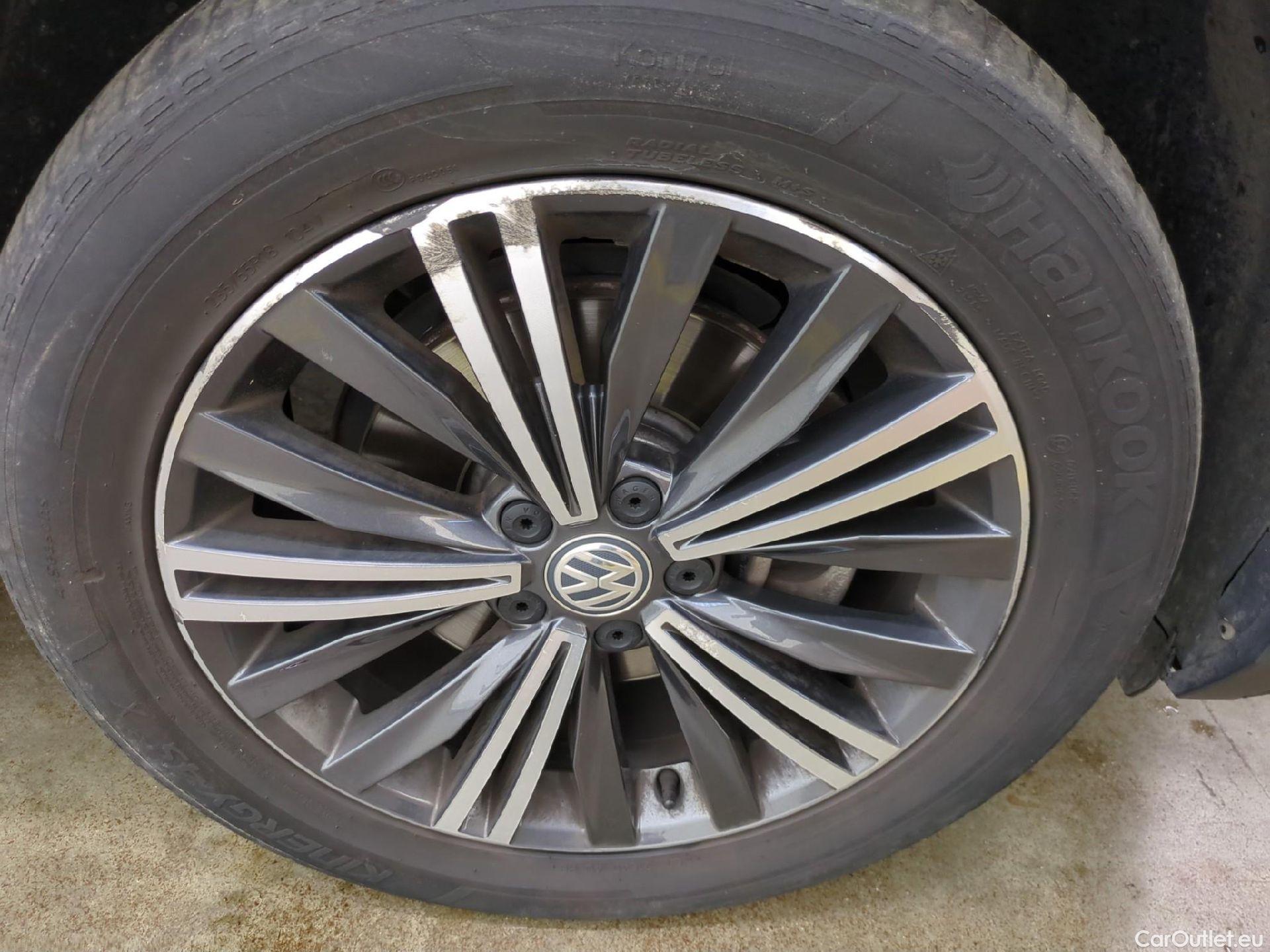  Volkswagen  Tiguan VOLKSWAGEN  Allspace / 2017 / 5P / SUV 2.0 TDI 150 DSG7 Carat Exclusive 4Motion #31