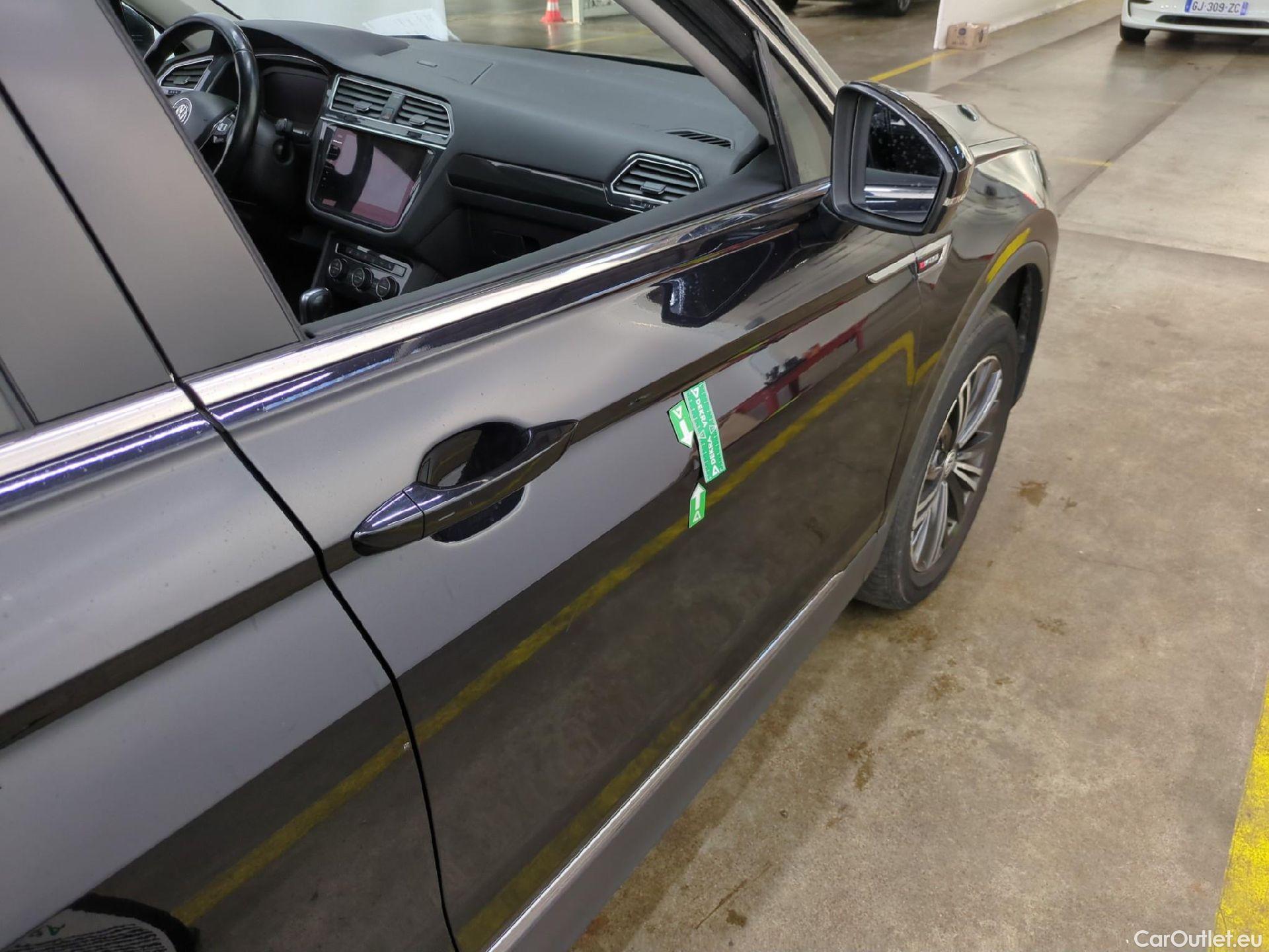  Volkswagen  Tiguan VOLKSWAGEN  Allspace / 2017 / 5P / SUV 2.0 TDI 150 DSG7 Carat Exclusive 4Motion #46