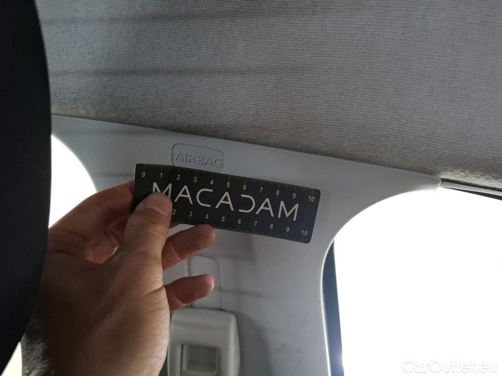  Peugeot  208 PEUGEOT  Affaire VU 5p Berline 1.4 HDI PACK CD CLIM #58