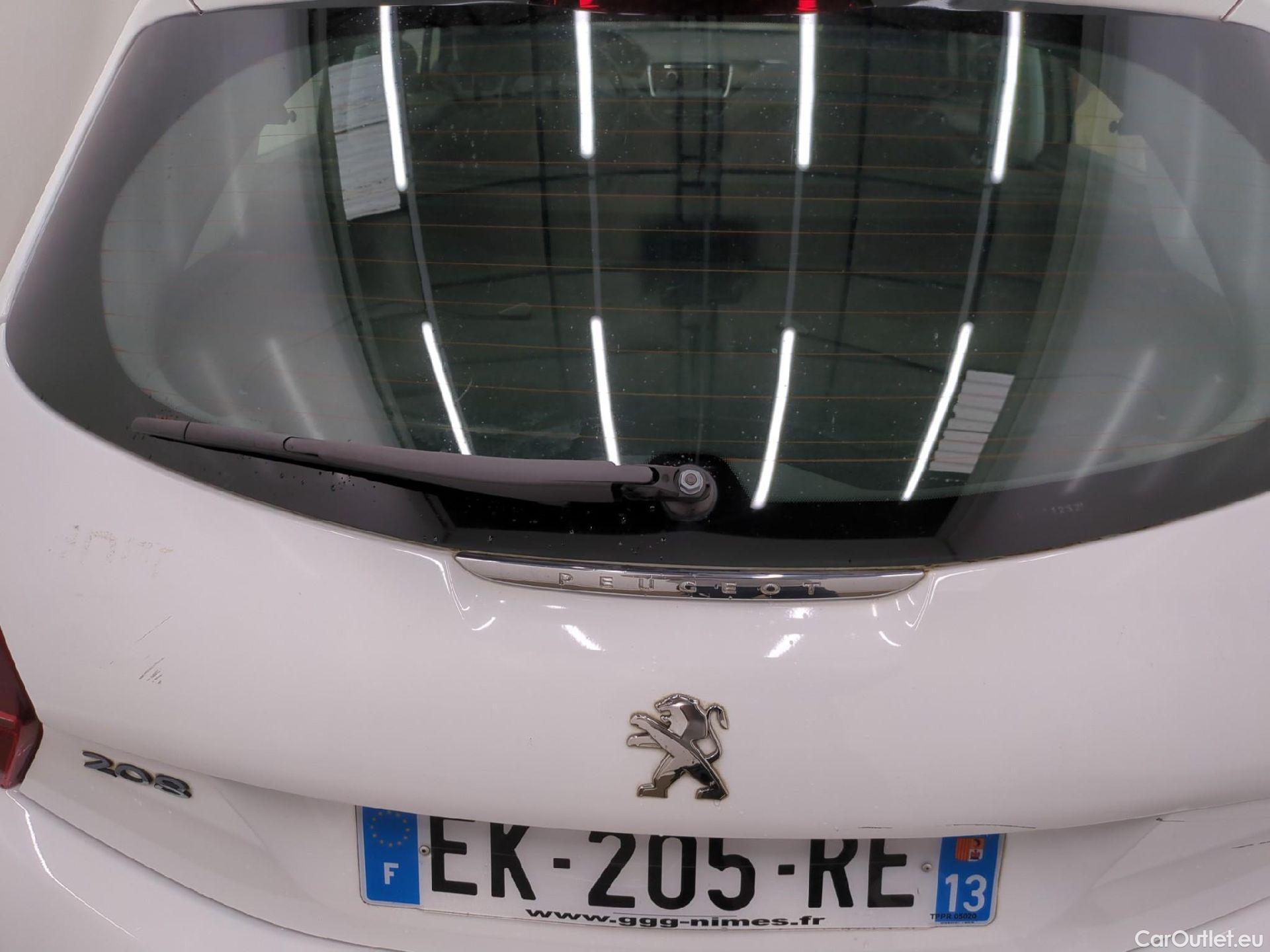  Peugeot  208  Affaire Premium 1.6 HDi 75CV BVM5 E6 #10