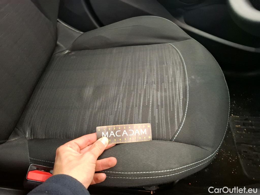  Peugeot  208 PEUGEOT  Affaire VU 5p Berline 1.4 HDI PACK CD CLIM #57