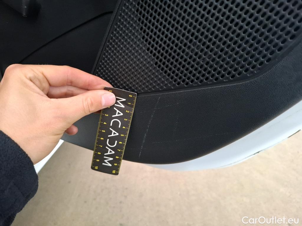  Peugeot  208 PEUGEOT  Affaire VU 5p Berline 1.4 HDI PACK CD CLIM #46