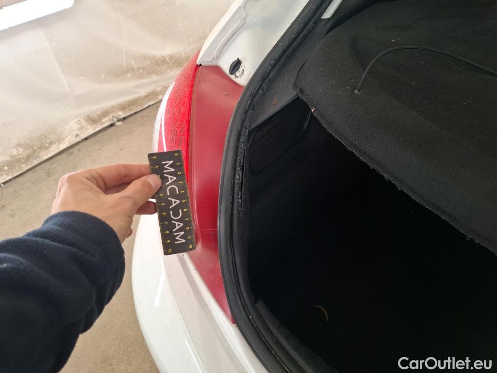  Peugeot  208 PEUGEOT  Affaire VU 5p Berline 1.4 HDI PACK CD CLIM #63