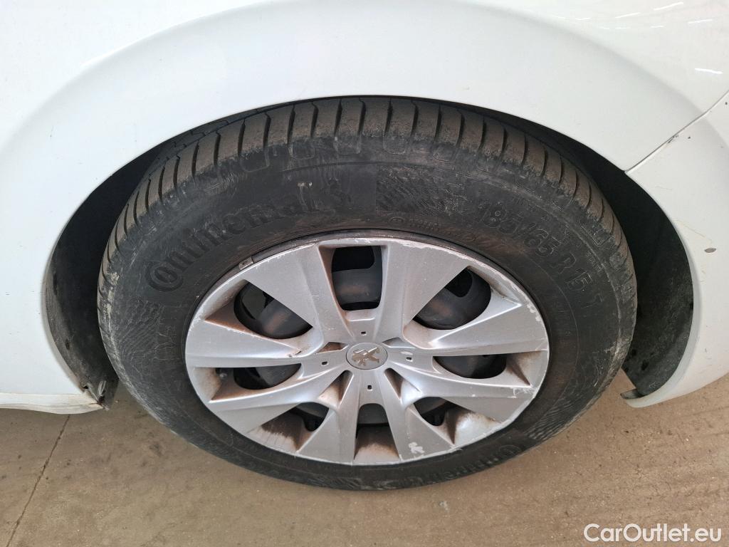  Peugeot  208 PEUGEOT  Affaire VU 5p Berline 1.4 HDI PACK CD CLIM #53