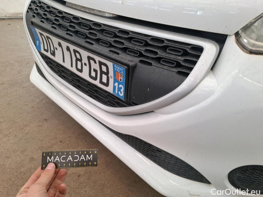  Peugeot  208 PEUGEOT  Affaire VU 5p Berline 1.4 HDI PACK CD CLIM #68