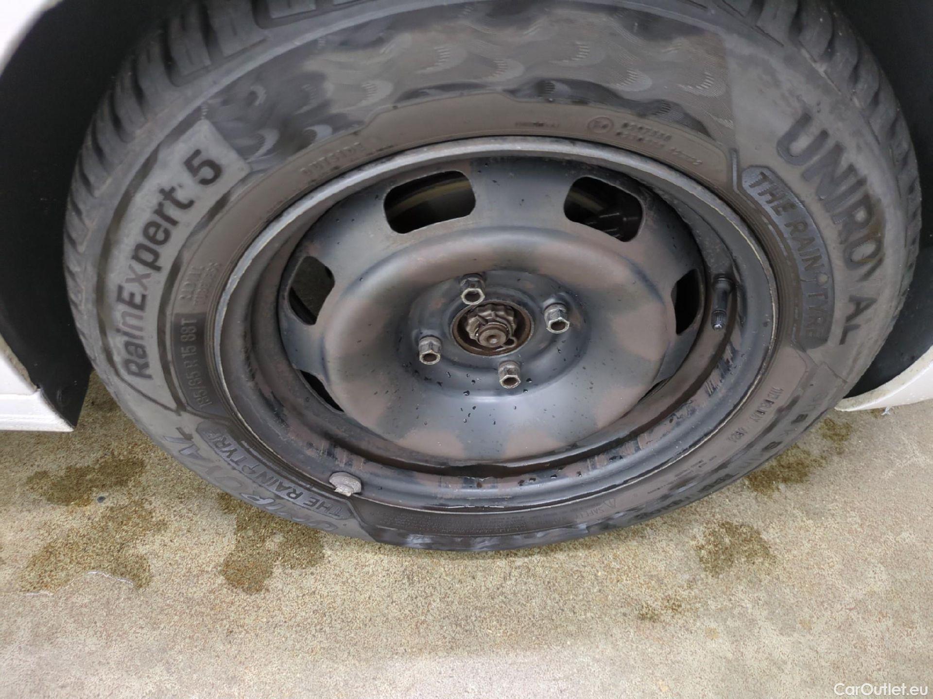  Peugeot  208  Affaire Premium 1.6 HDi 75CV BVM5 E6 #9