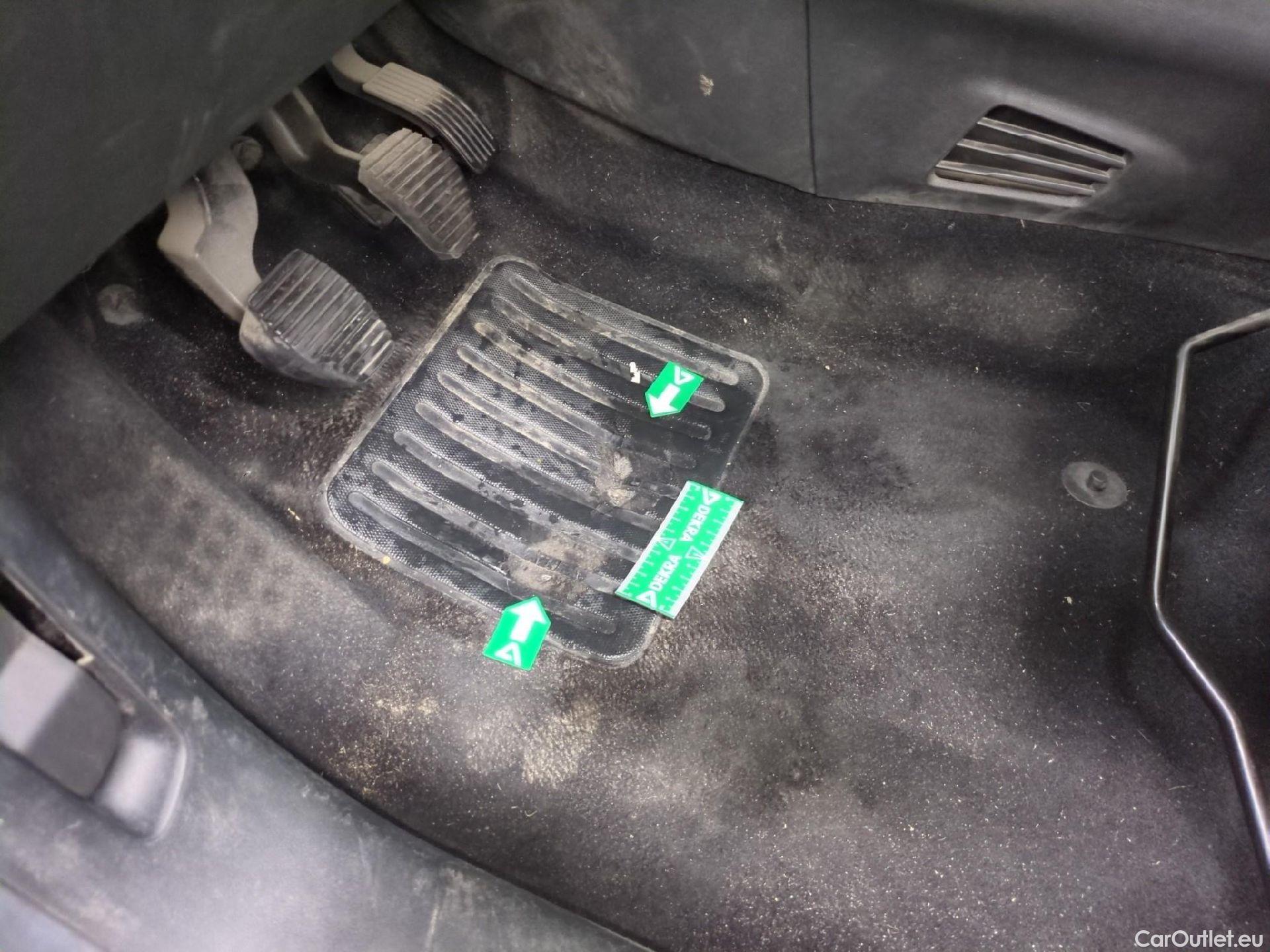  Peugeot  208  Affaire Premium 1.6 HDi 75CV BVM5 E6 #7