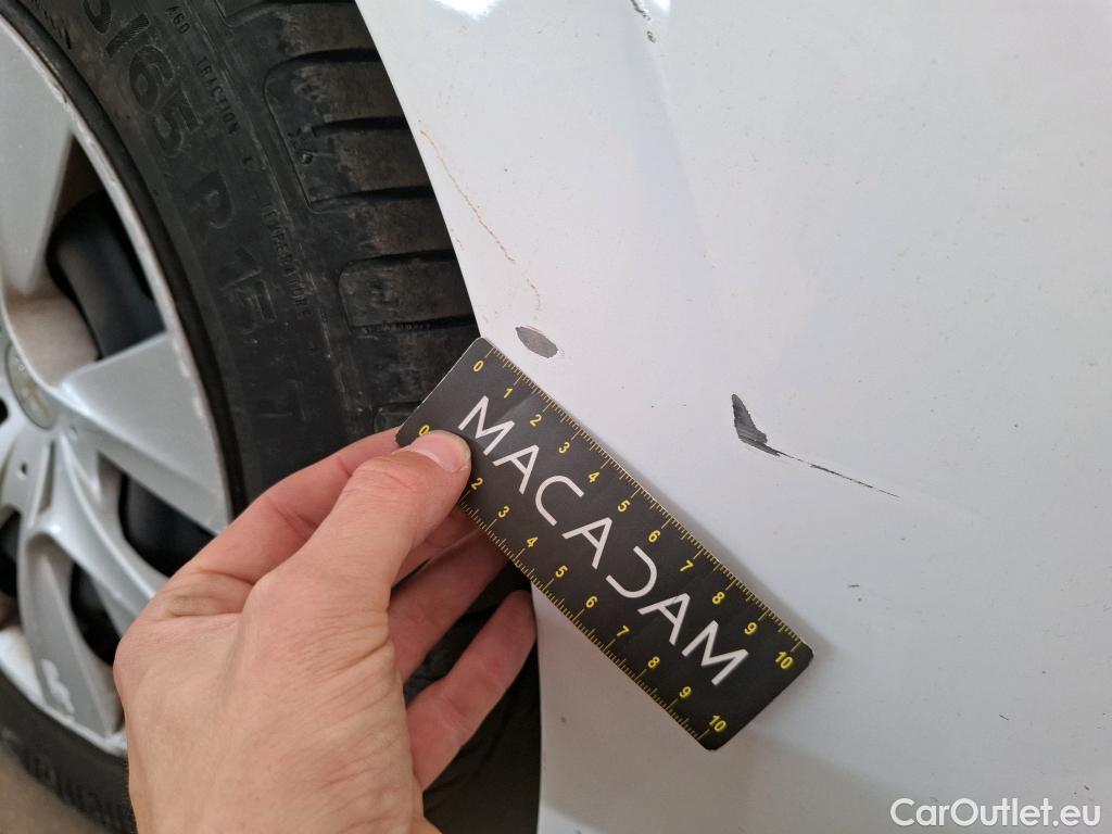  Peugeot  208 PEUGEOT  Affaire VU 5p Berline 1.4 HDI PACK CD CLIM #26