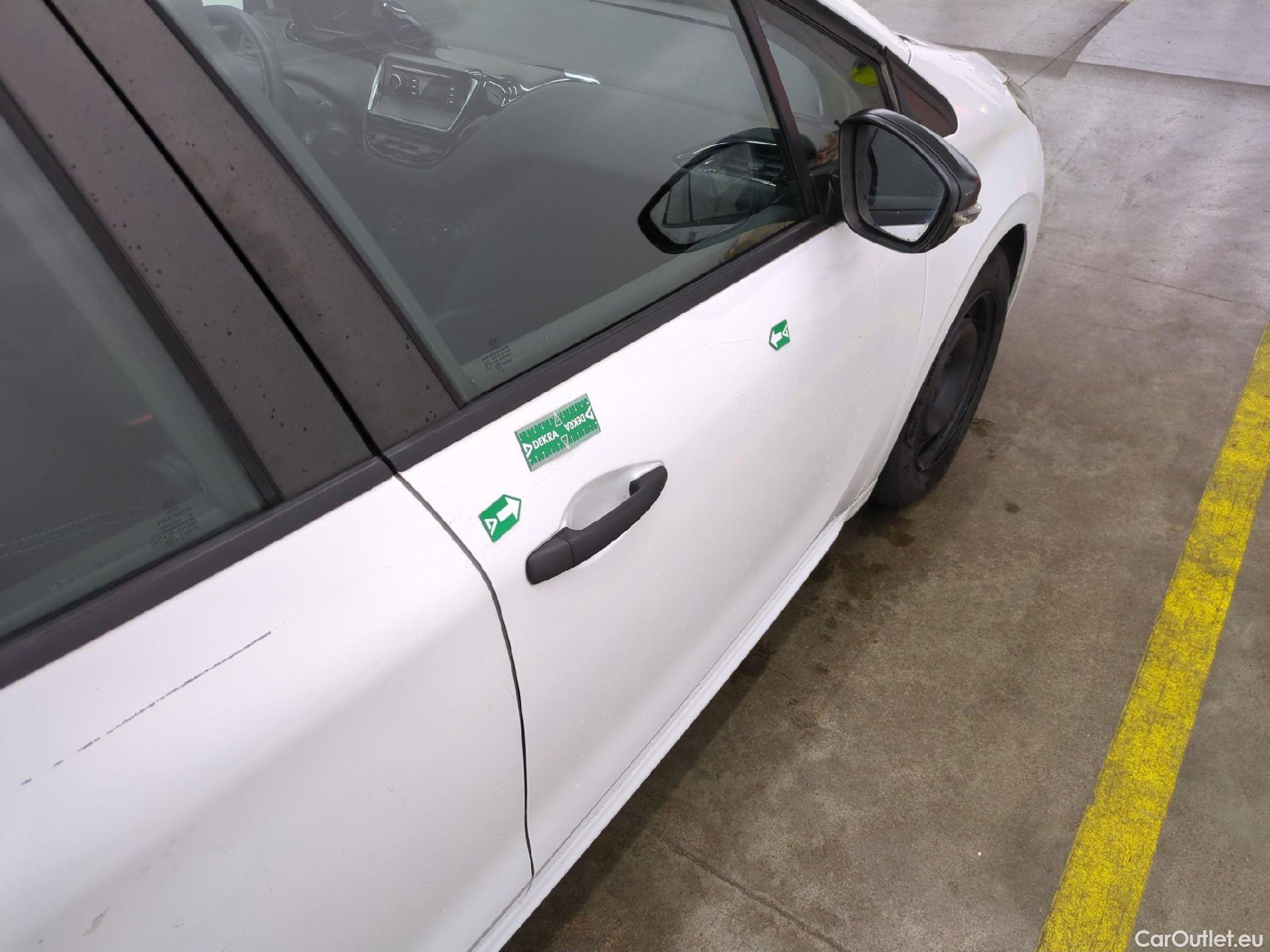  Peugeot  208  Affaire Premium 1.6 HDi 75CV BVM5 E6 #26