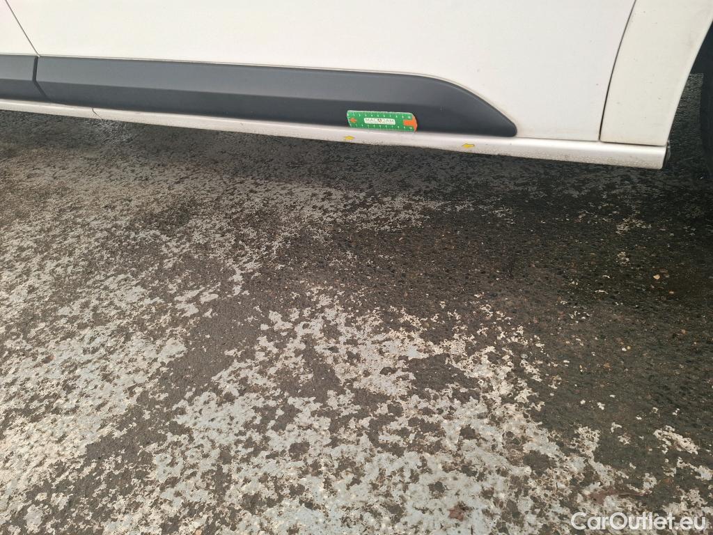  Peugeot  Expert PEUGEOT  VU 4p Fourgon BLUEHDI 120 S&S STANDARD PREMIUM PA #11