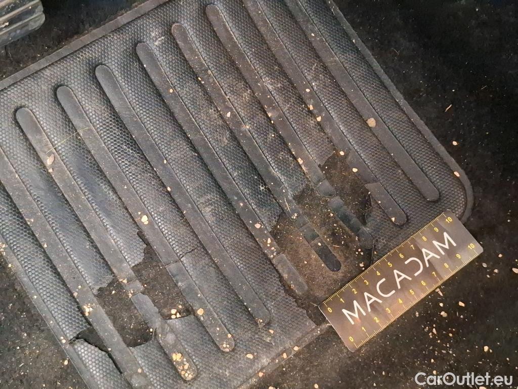  Peugeot  208 PEUGEOT  Affaire VU 5p Berline 1.4 HDI PACK CD CLIM #2