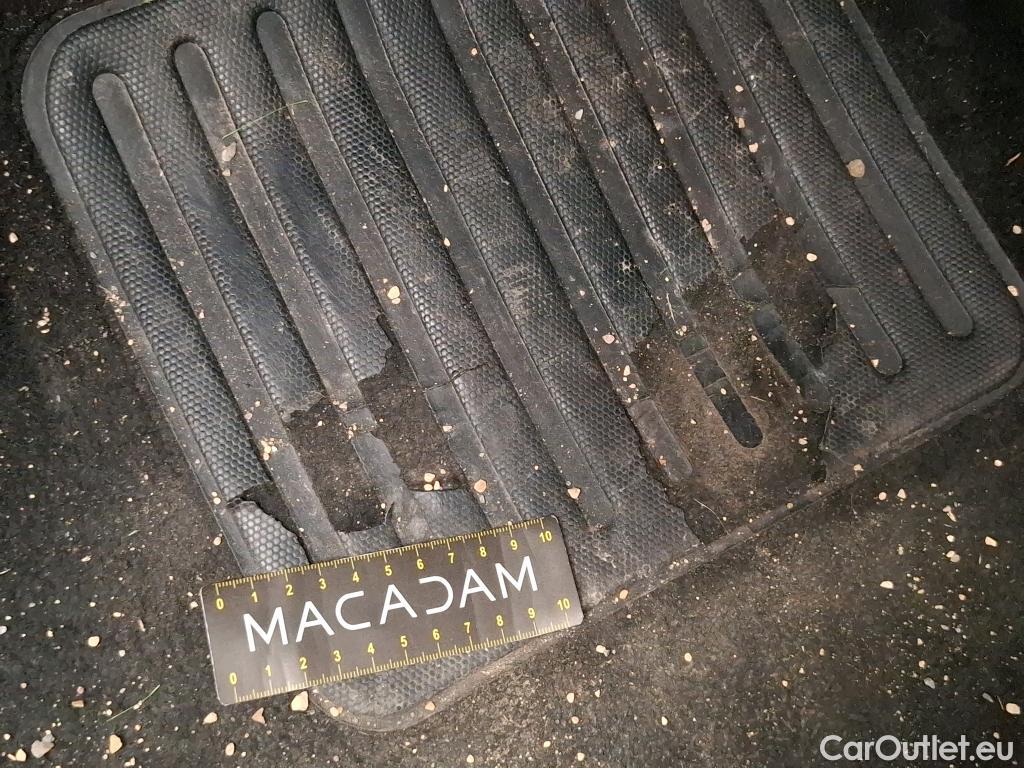  Peugeot  208 PEUGEOT  Affaire VU 5p Berline 1.4 HDI PACK CD CLIM #3