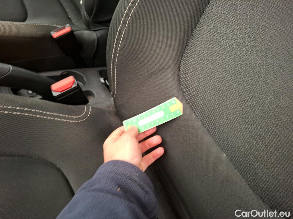  Renault  Captur RENAULT  5p Crossover Business ENERGY dCi 90 / TRANSFO VP VF #38