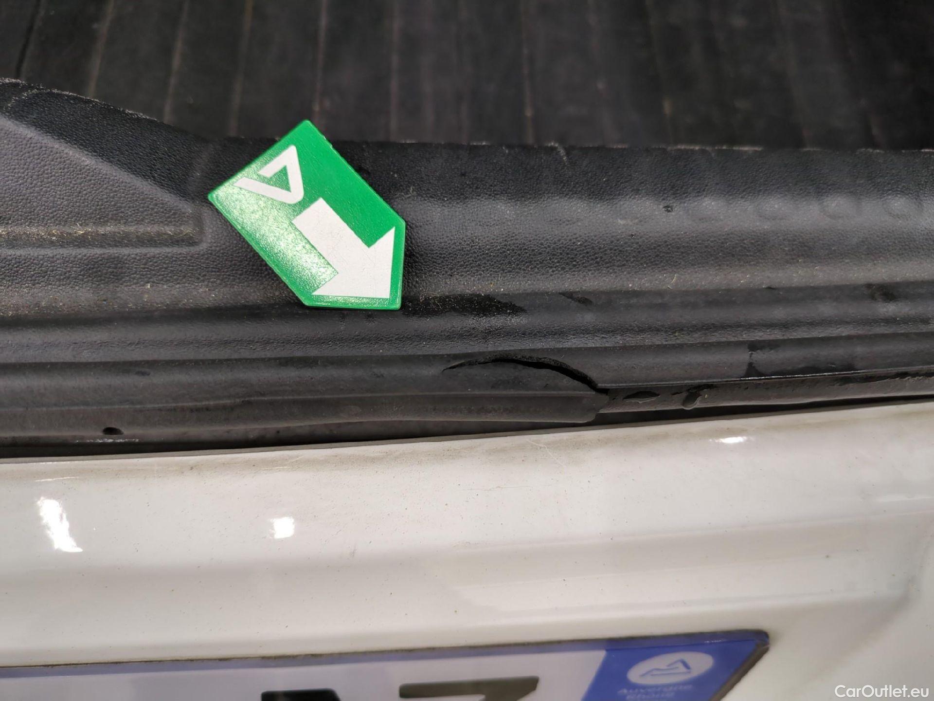  Citroen  C3  Société Feel 1.5 BlueHDI 100CV BVM5 E6dT #4