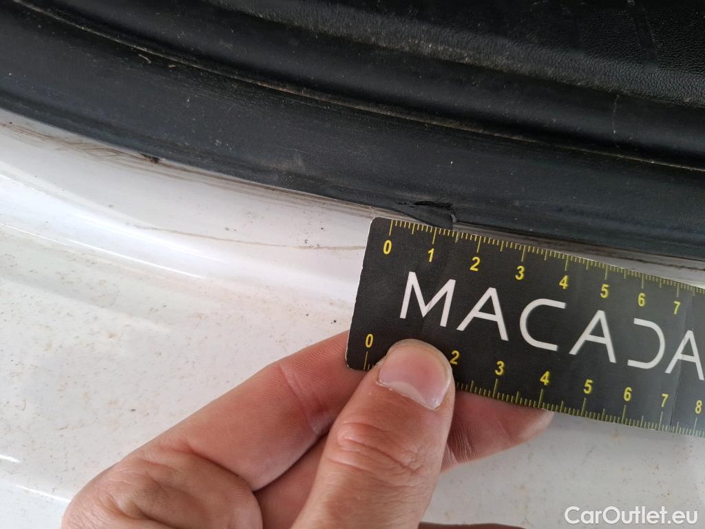  Peugeot  208 PEUGEOT  Affaire VU 5p Berline 1.4 HDI PACK CD CLIM #37