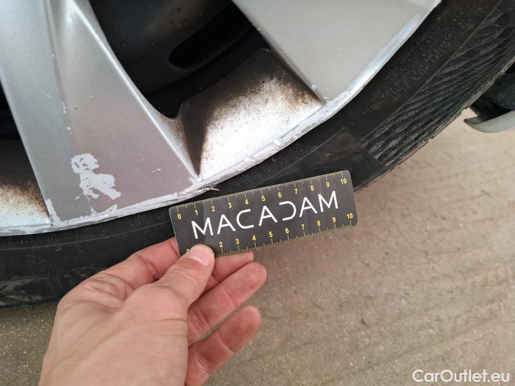  Peugeot  208 PEUGEOT  Affaire VU 5p Berline 1.4 HDI PACK CD CLIM #55