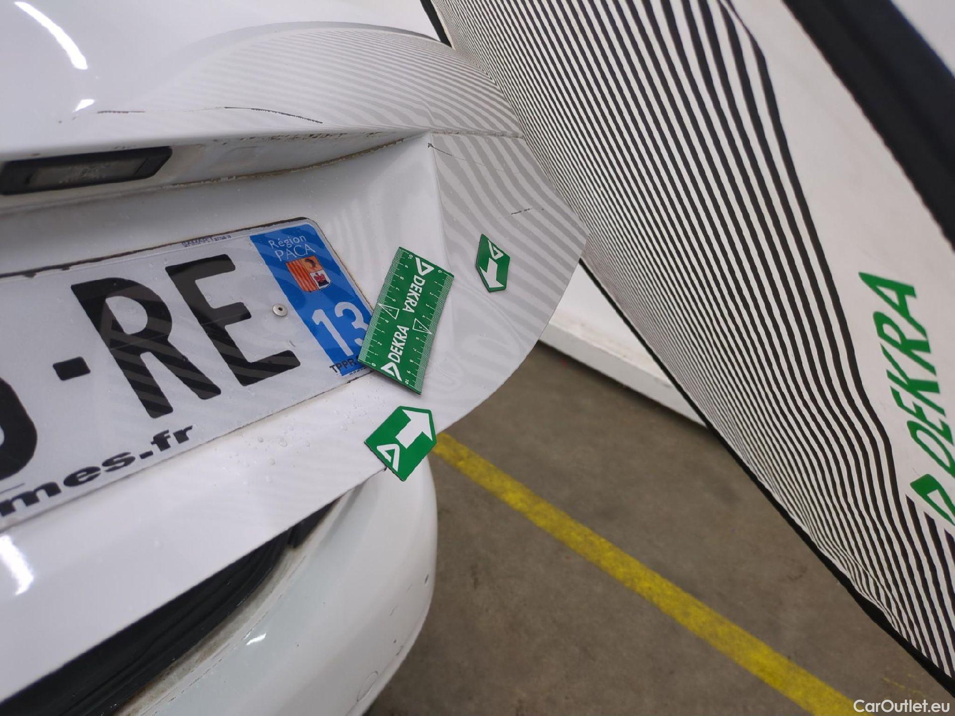  Peugeot  208  Affaire Premium 1.6 HDi 75CV BVM5 E6 #35