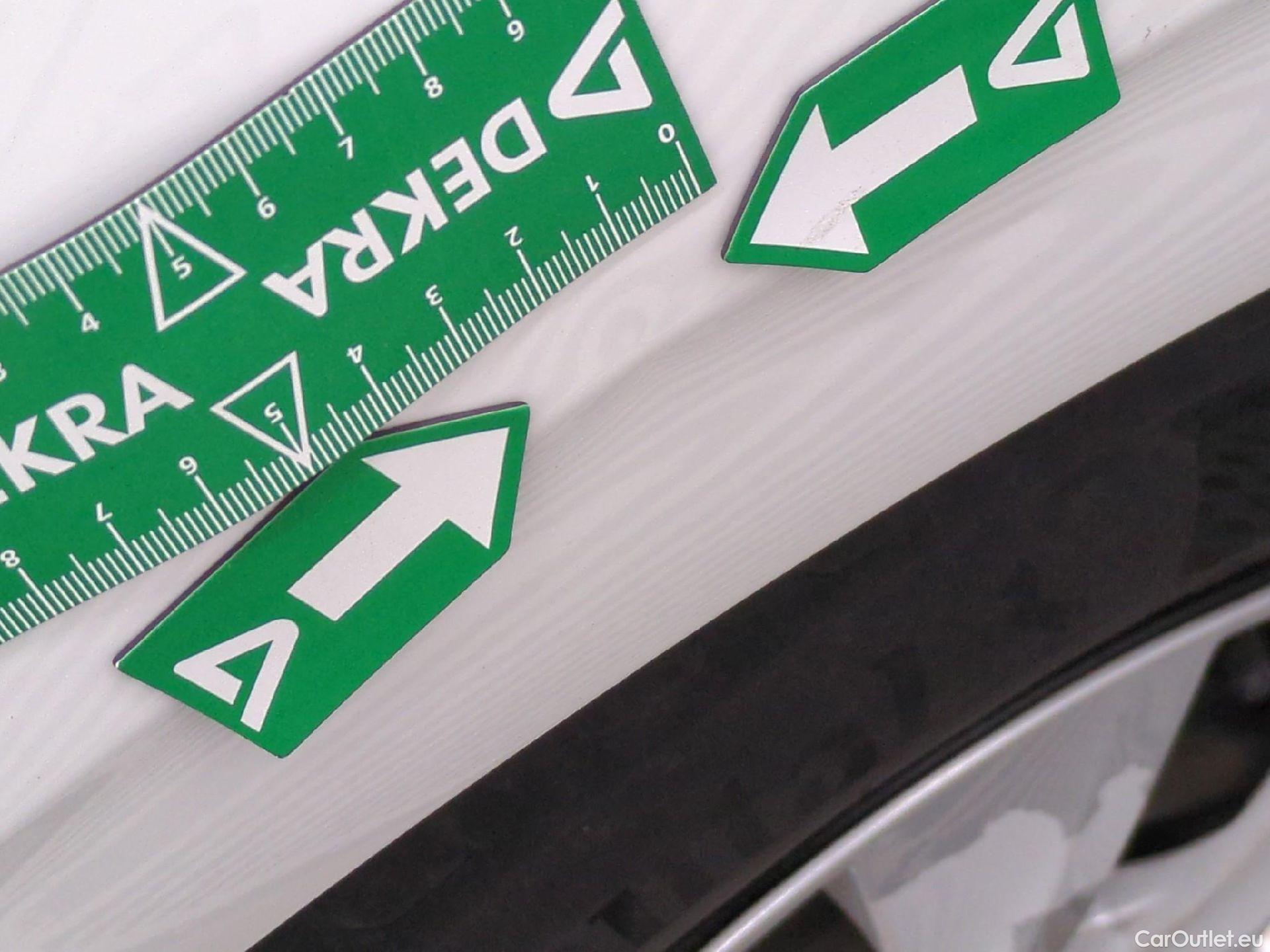  Peugeot  208  Affaire Premium 1.6 HDi 75CV BVM5 E6 #17