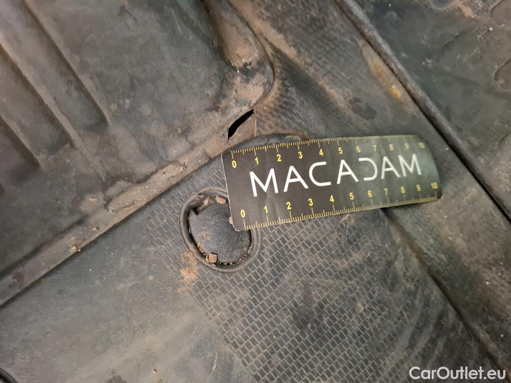  Peugeot  Boxer  Fourgon Surélevé 333 L2H2 Asphalt BlueHDi 140 Stop&Start 140CV BVM6 #18