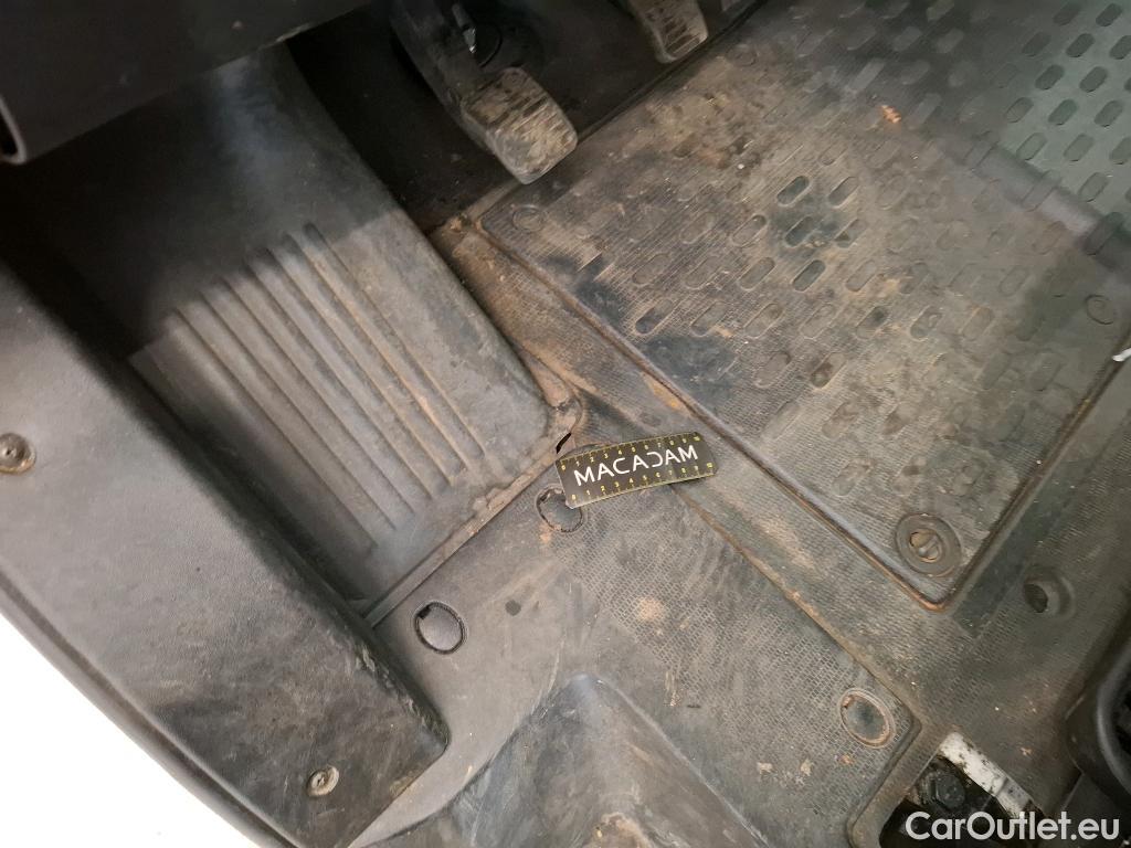  Peugeot  Boxer  Fourgon Surélevé 333 L2H2 Asphalt BlueHDi 140 Stop&Start 140CV BVM6 #17