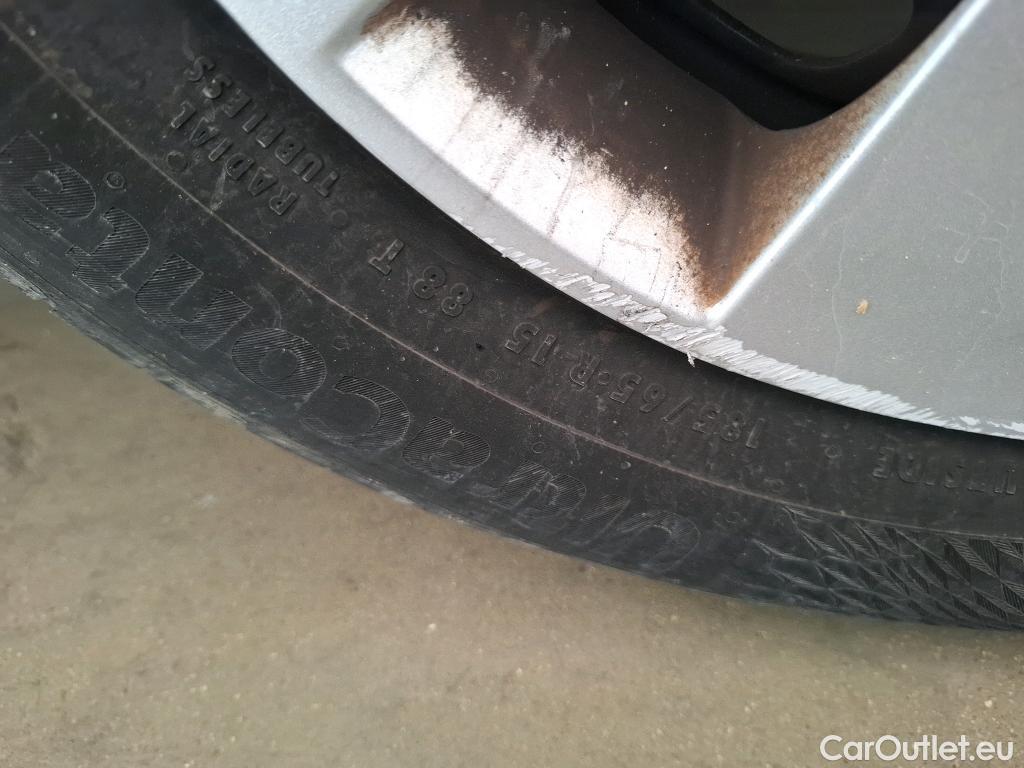  Peugeot  208 PEUGEOT  Affaire VU 5p Berline 1.4 HDI PACK CD CLIM #41