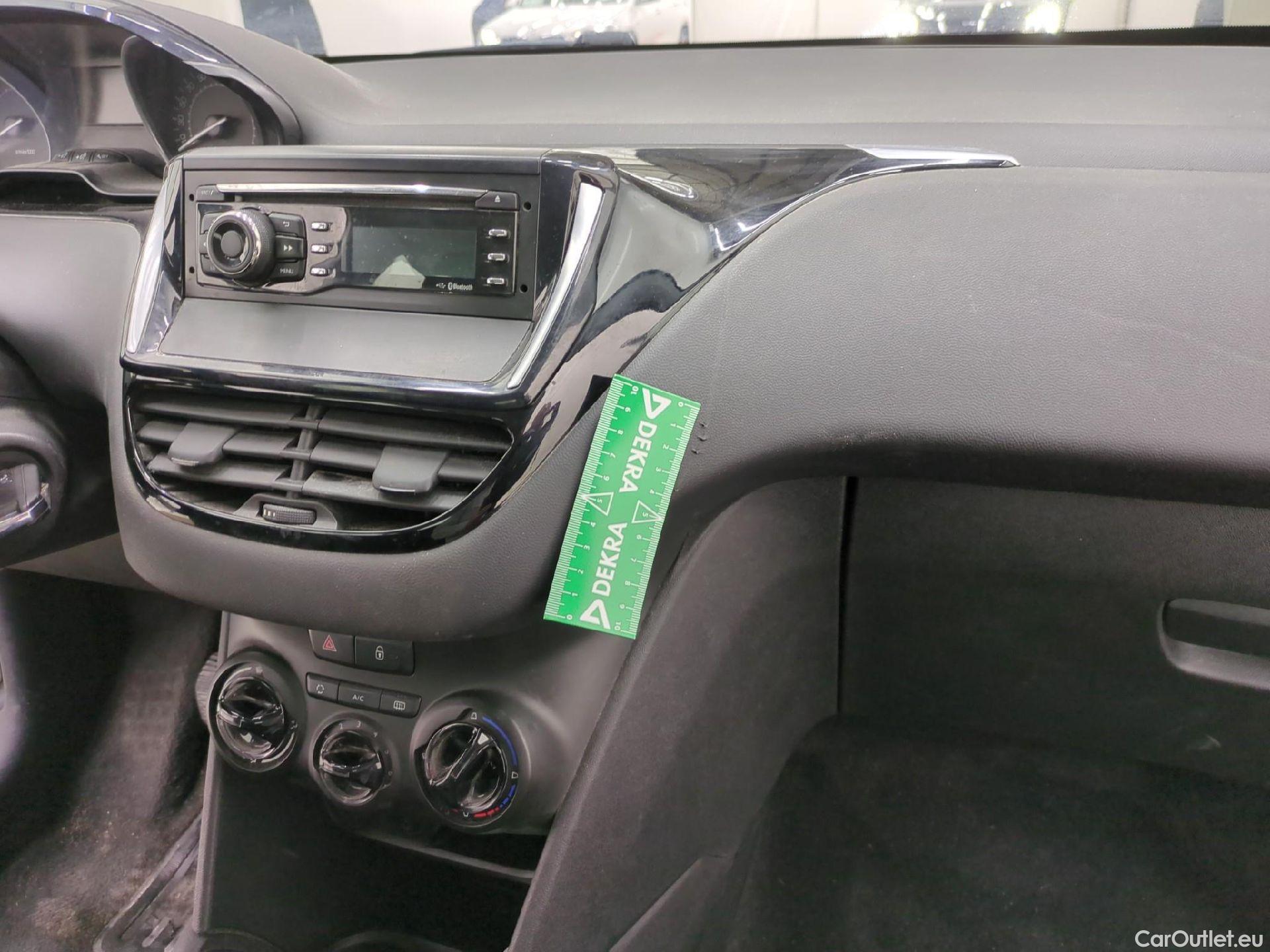  Peugeot  208  Affaire Premium 1.6 HDi 75CV BVM5 E6 #2