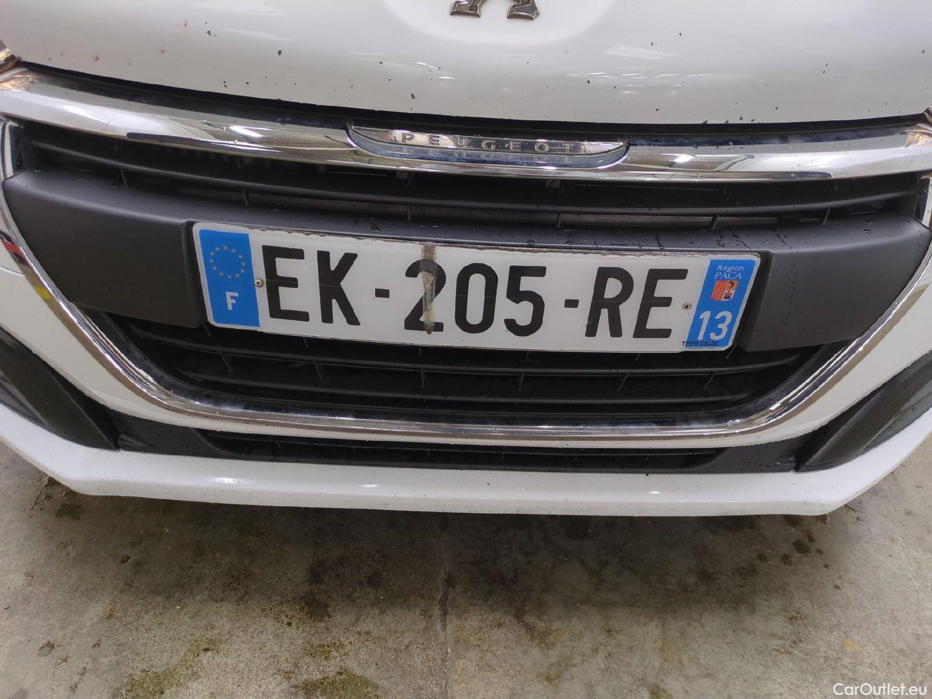  Peugeot  208  Affaire Premium 1.6 HDi 75CV BVM5 E6 #3