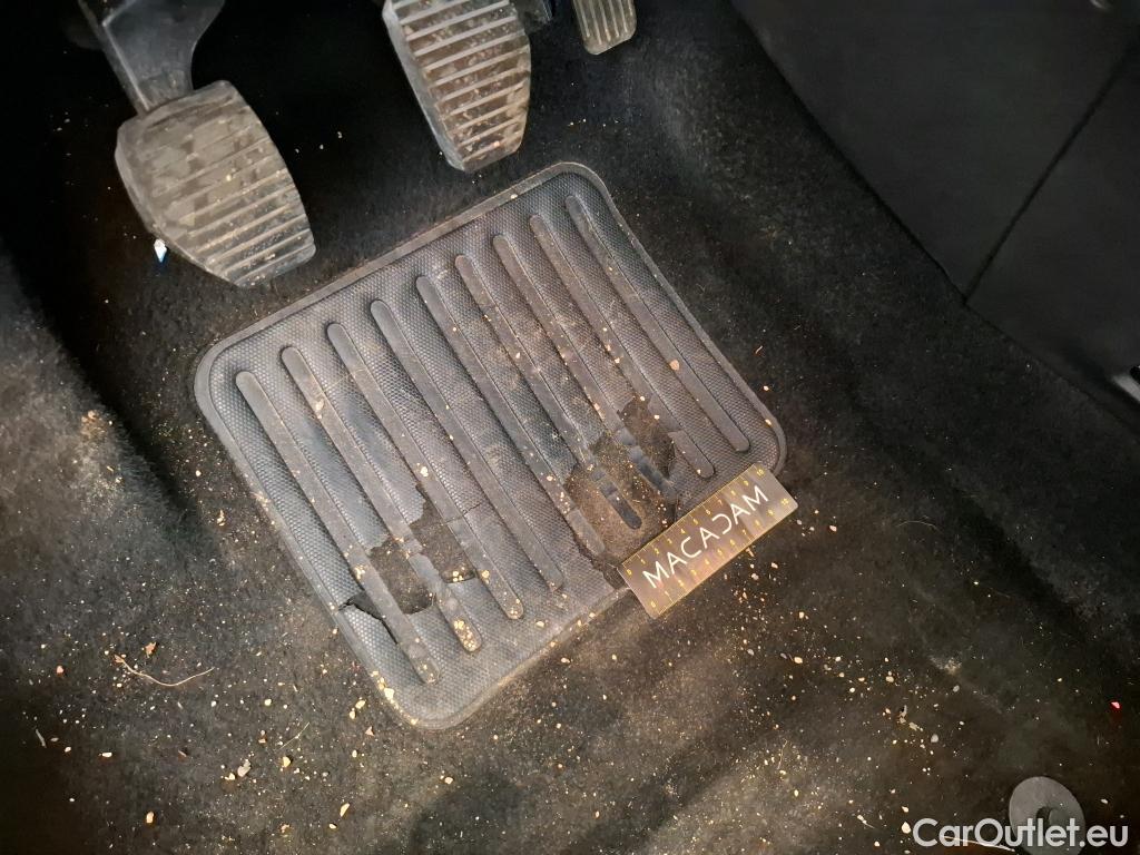  Peugeot  208 PEUGEOT  Affaire VU 5p Berline 1.4 HDI PACK CD CLIM #1