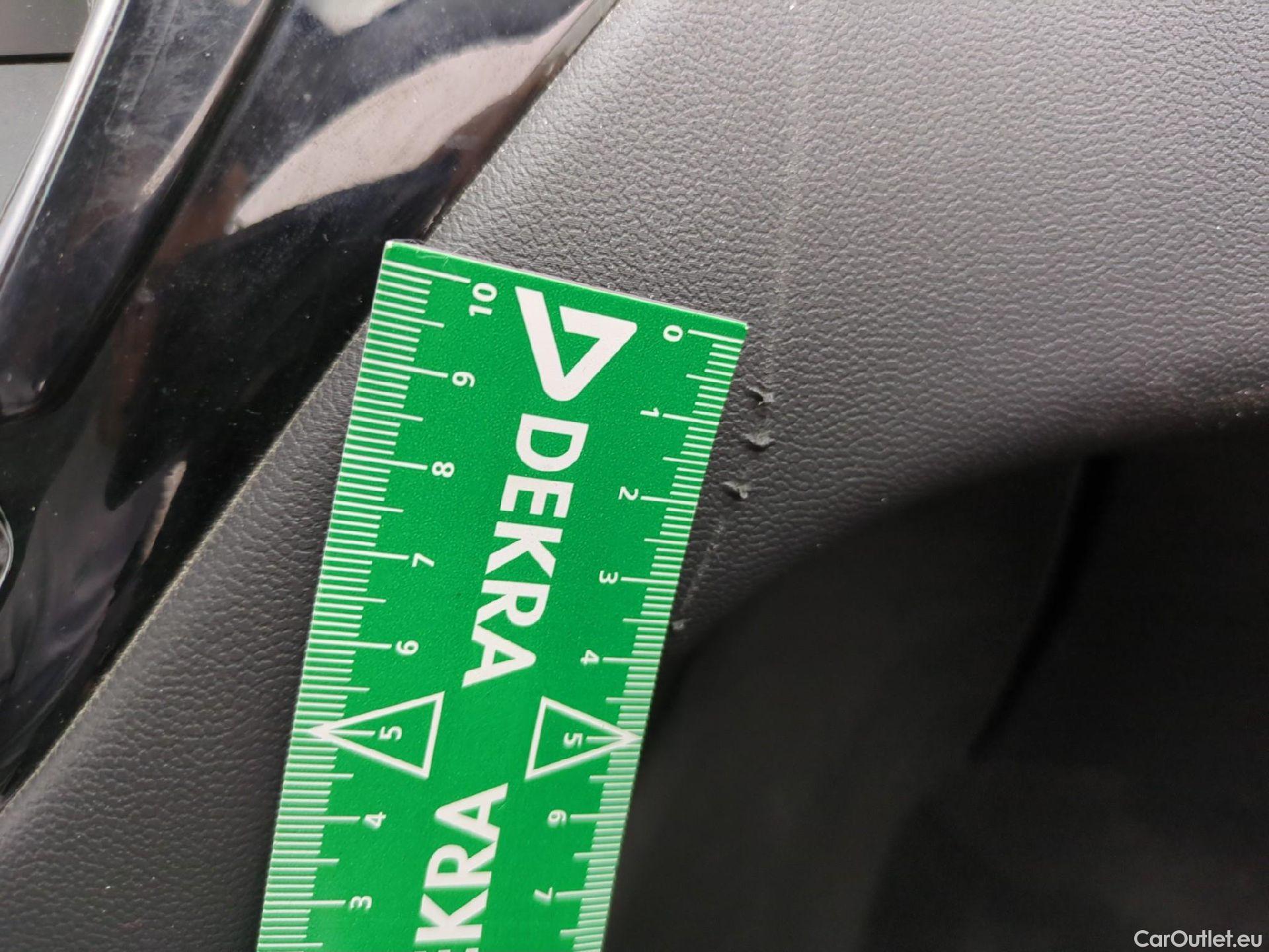  Peugeot  208  Affaire Premium 1.6 HDi 75CV BVM5 E6 #1