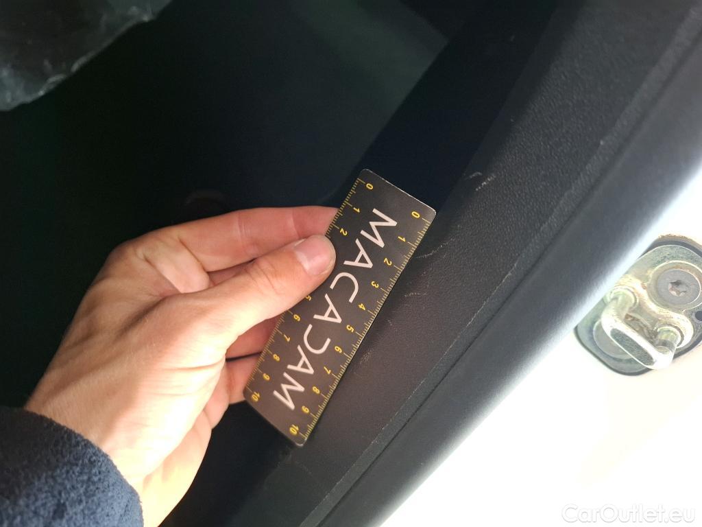  Peugeot  208 PEUGEOT  Affaire VU 5p Berline 1.4 HDI PACK CD CLIM #43