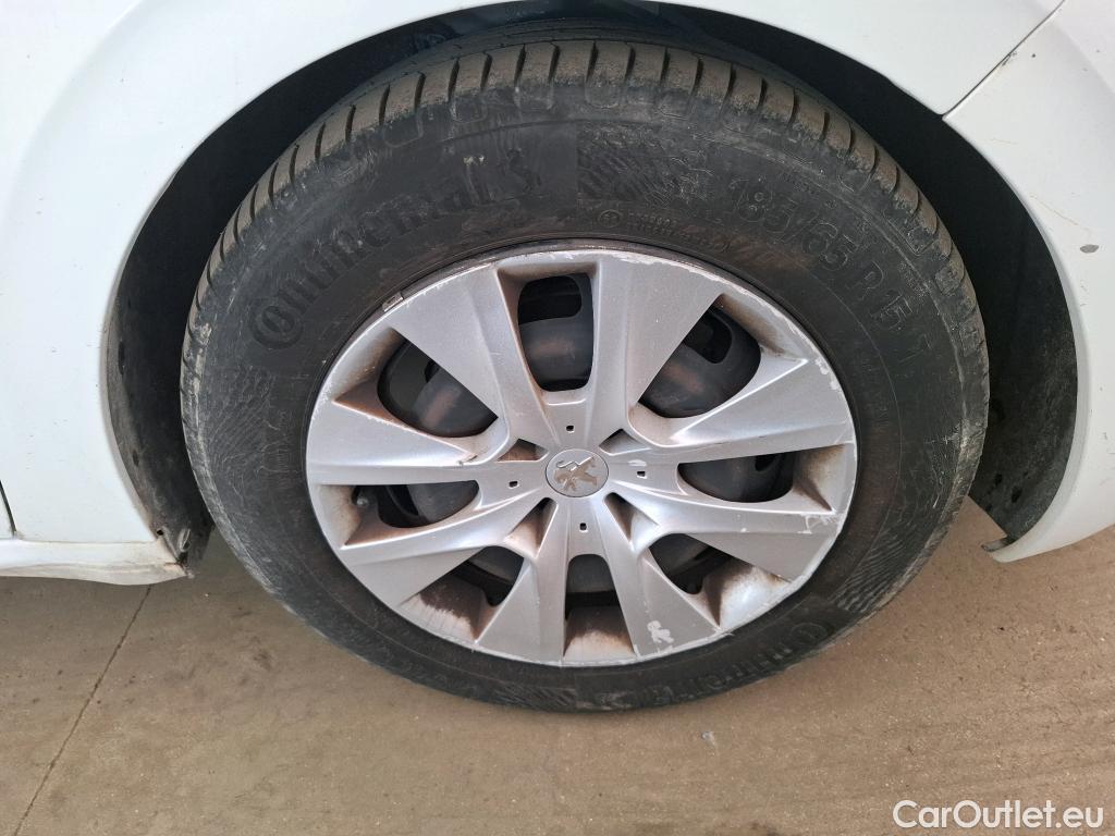  Peugeot  208 PEUGEOT  Affaire VU 5p Berline 1.4 HDI PACK CD CLIM #54