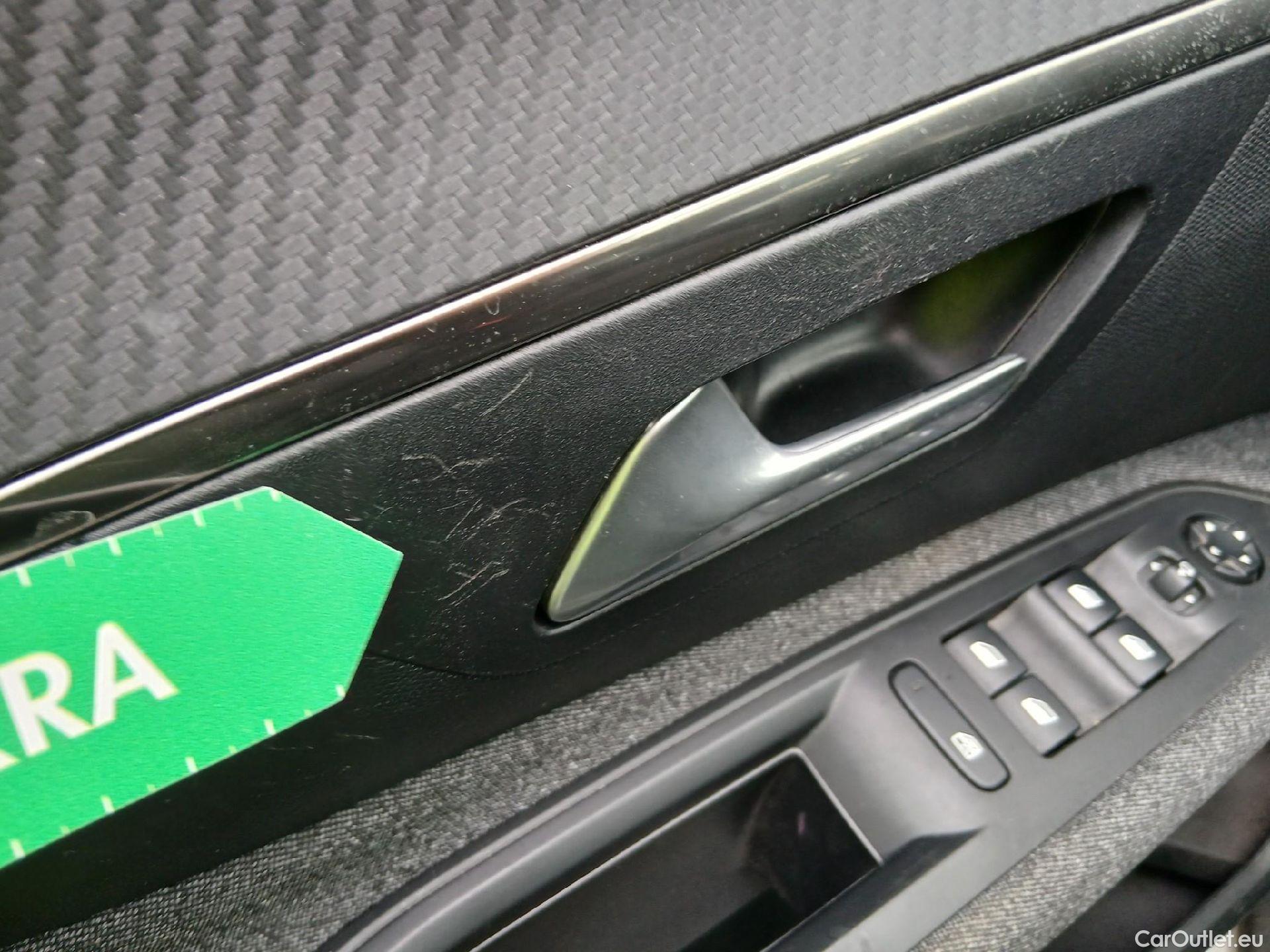  Peugeot  3008 PEUGEOT  / 2020 / 5P / todoterreno 1.5 BlueHDi 96kW (130CV) S&S Active Pack (AC4) #3