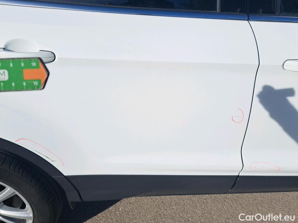  Ford  Kuga FORD  / 2016 / 5P / todoterreno 1.5 EcoBoost 88kW 4x2 Trend+ (CX) #3