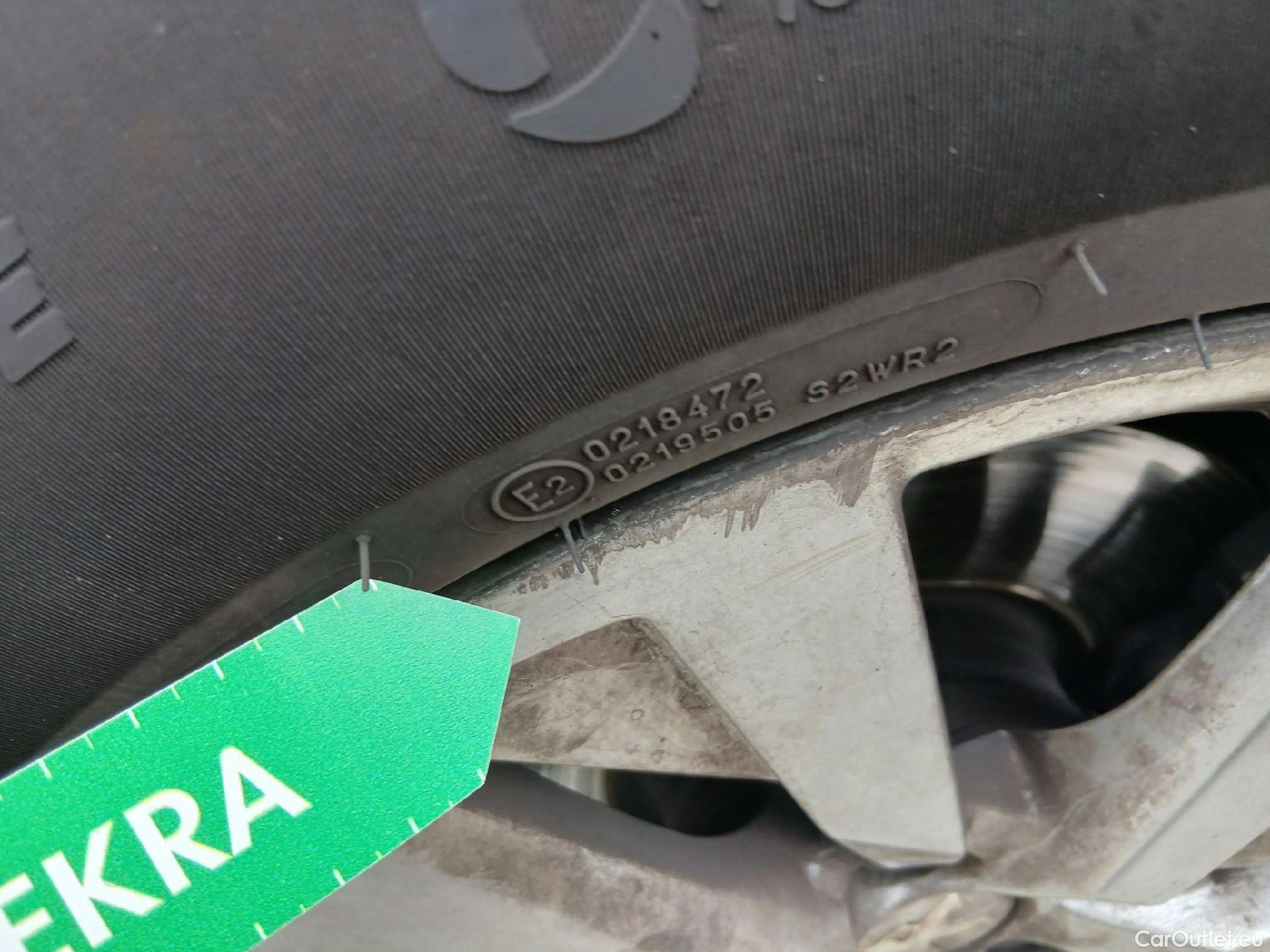  Peugeot  3008 PEUGEOT  / 2020 / 5P / todoterreno 1.5 BlueHDi 96kW (130CV) S&S Active Pack (AC4) #10