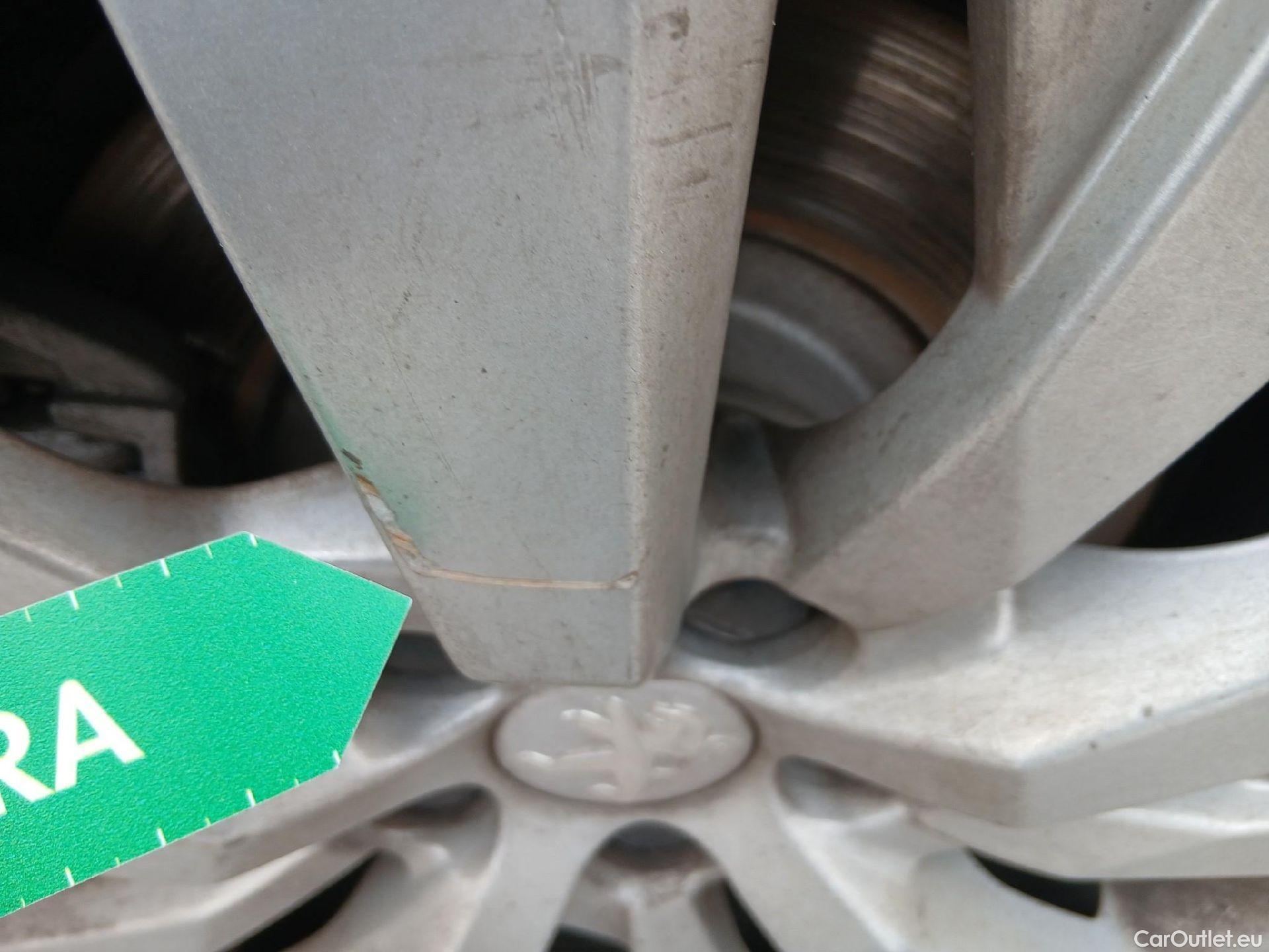  Peugeot  3008 PEUGEOT  / 2020 / 5P / todoterreno 1.5 BlueHDi 96kW (130CV) S&S Active Pack (AC4) #8