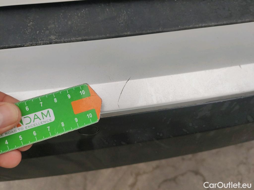  Peugeot  2008 PEUGEOT  / 2019 / 5P / todoterreno Allure BlueHDI 81kW (110CV) #4