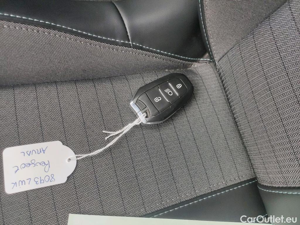  Peugeot  2008 PEUGEOT  / 2019 / 5P / todoterreno Allure BlueHDI 81kW (110CV) #2