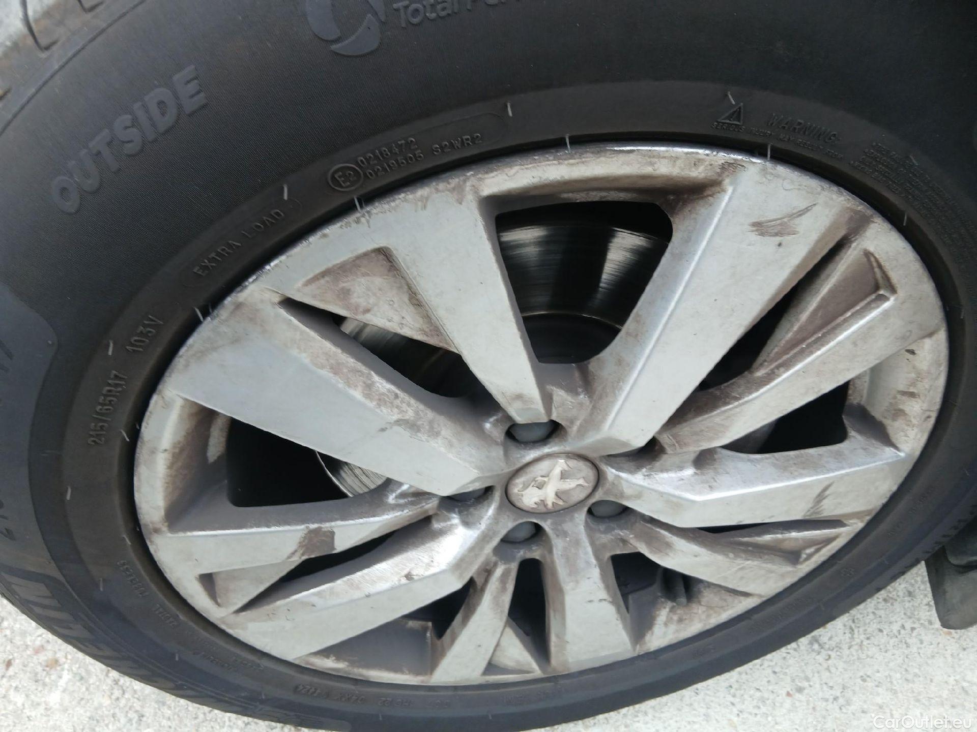  Peugeot  3008 PEUGEOT  / 2020 / 5P / todoterreno 1.5 BlueHDi 96kW (130CV) S&S Active Pack (AC4) #11