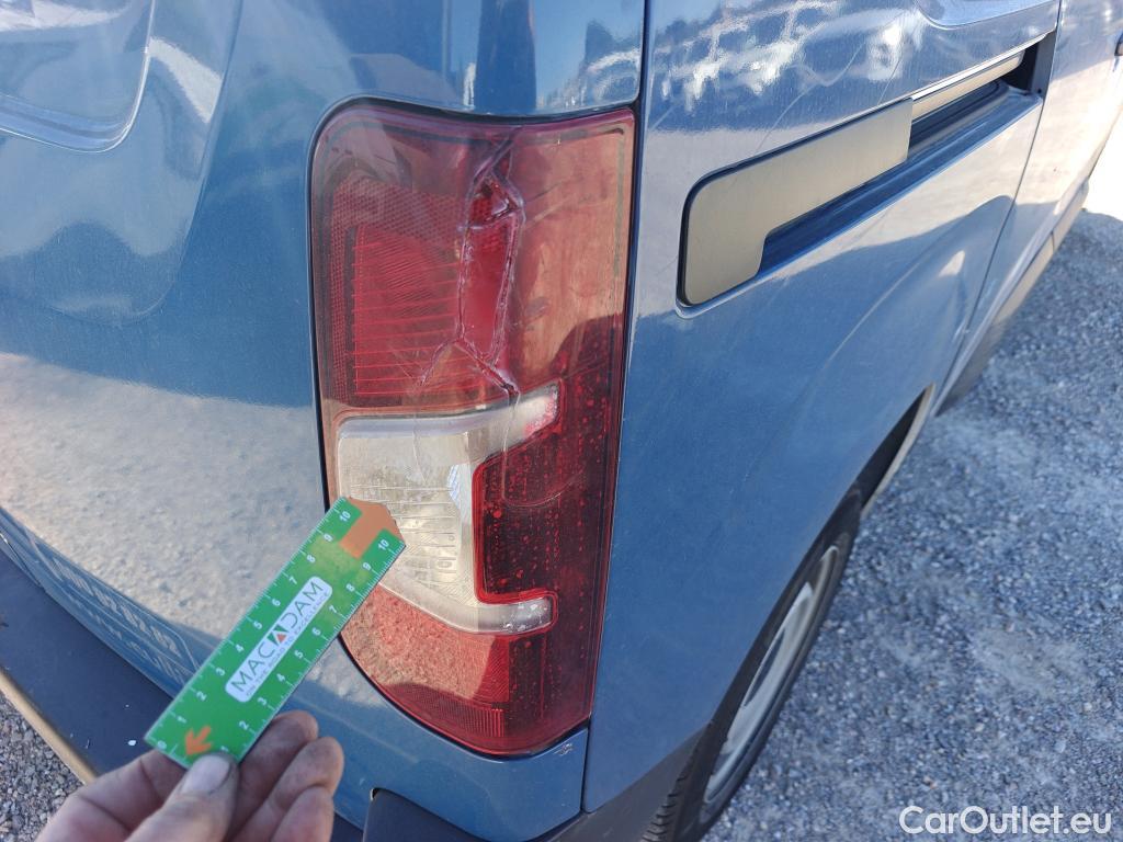  Peugeot  Partner PEUGEOT  / 2018 / 3P / furgón derivado de turismo Pro Standard 600kg BlueHDi 73kW #9